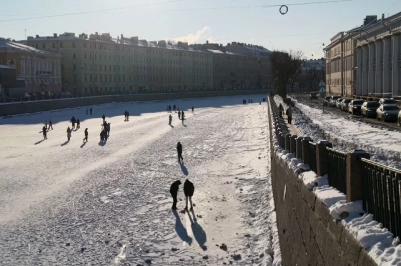 Самые популярные для прогулок – Фонтанка и Мойка.