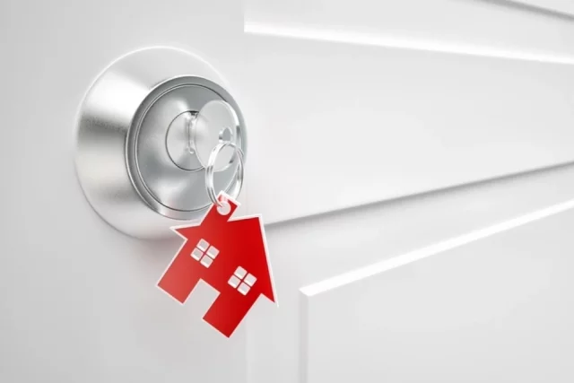 Брать кредиты под ставки, которые держались весь прошлый год, отваживаются немногие. 