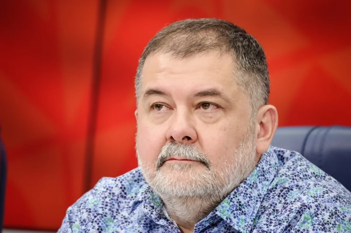 Писатель Сергей Лукьяненко: мы должны были идти в сторону Китая