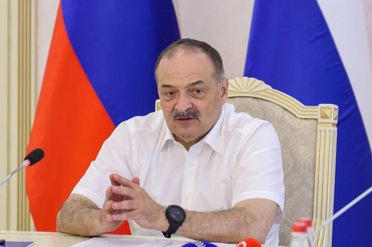 Меликов: виновниками пожара на нефтебазе могут быть депутаты парламента РД