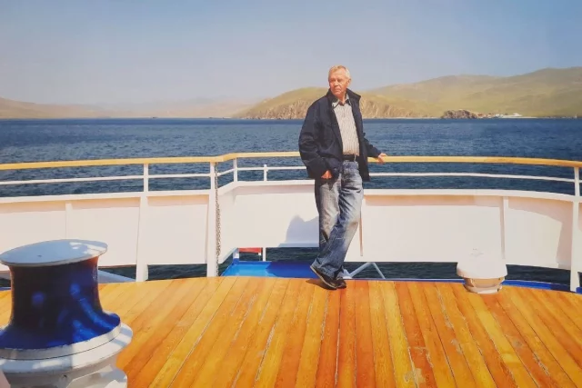 В Иркутске открылась выставка фоторабот Александра Шудыкина «Остановленное время. Последняя встреча Валентина Распутина с Байкалом».