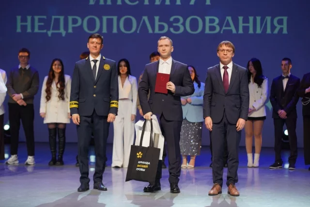 В Иркутском политехе 10 февраля прошла торжественная церемония вручения дипломов выпускникам направления «горное дело». 