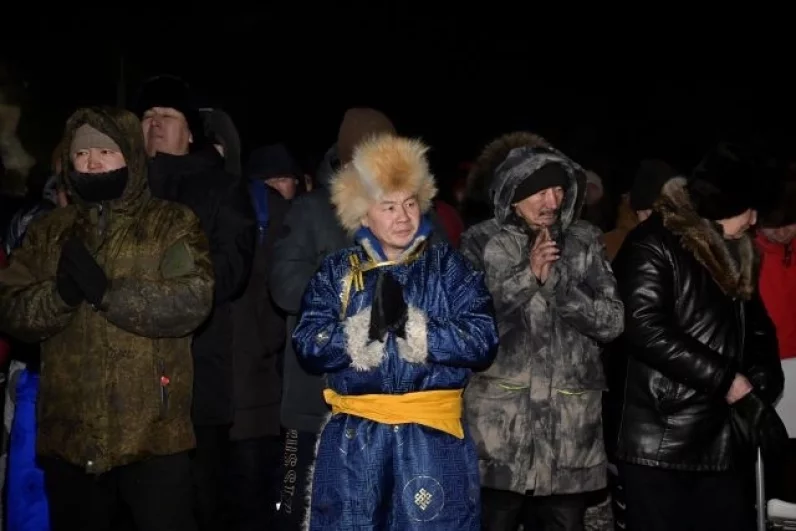 Все присутствующие молились за мир.