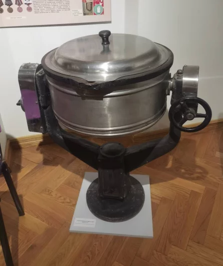 Жаровня для любимых пирожков по пять копеек.