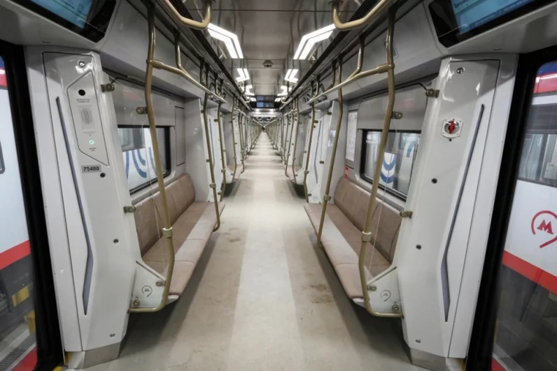 Отдельно во время тестирования замеряют вибрацию и уровень шума в салоне, а также работу освещения.