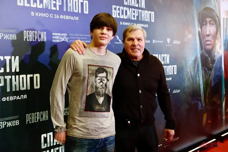Актёр Сергей Легостаев с сыном.
