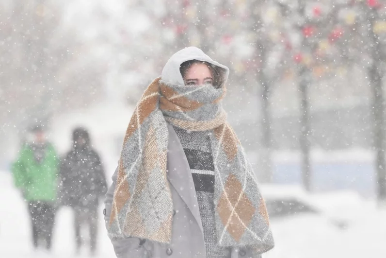Мощный циклон «Валли» пришёл в российскую столицу этой ночью, 19 февраля Настоящая сибирская метель накрыла Москву.