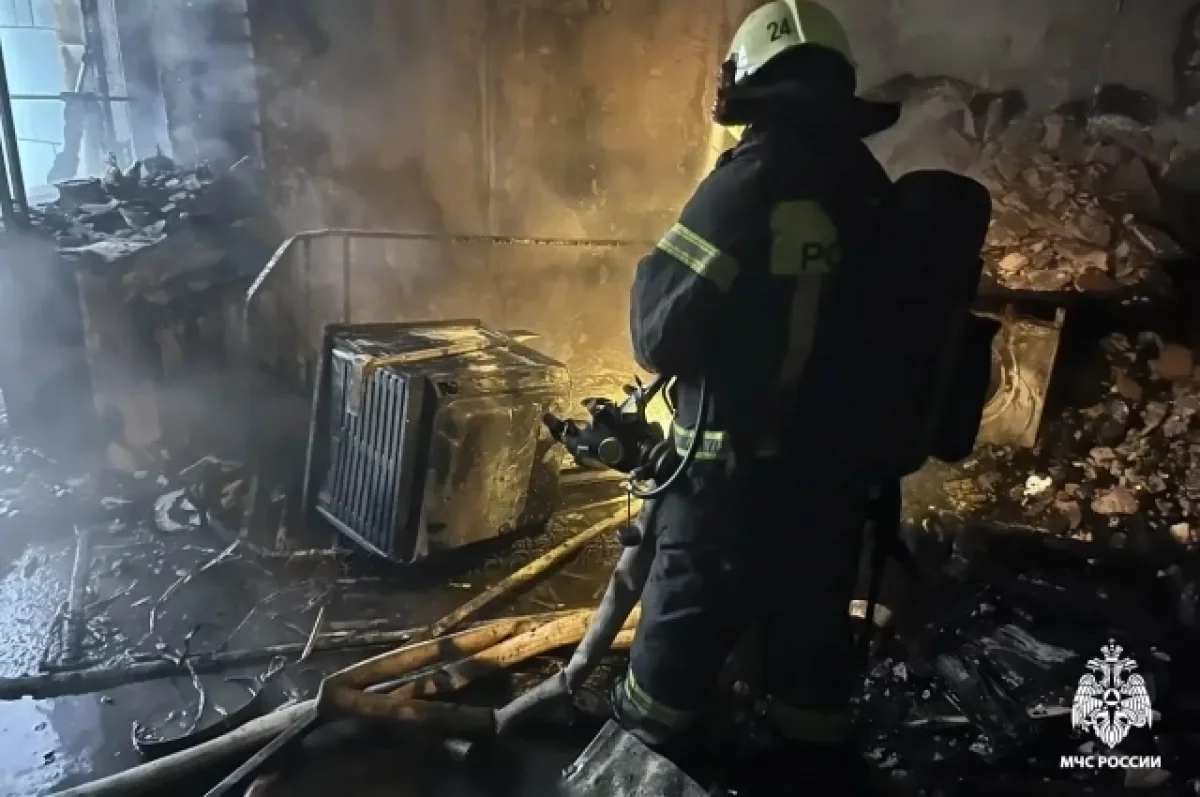 МЧС показало последствия пожара в омской многоэтажке в «Кузьминках»