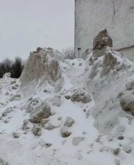 Скоро владимирцам придётся покорять вершины снежных гор в каждом дворе.