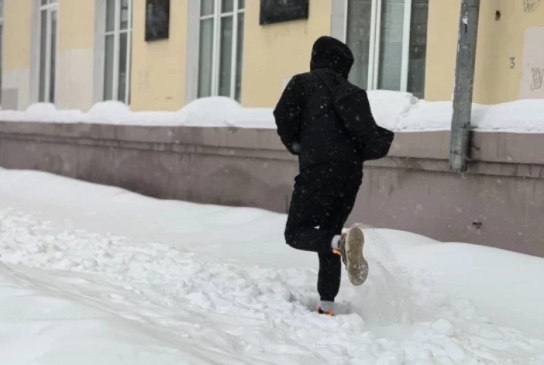 Кажется, по улицам Ярославля не стоит бегать в кроссовках.