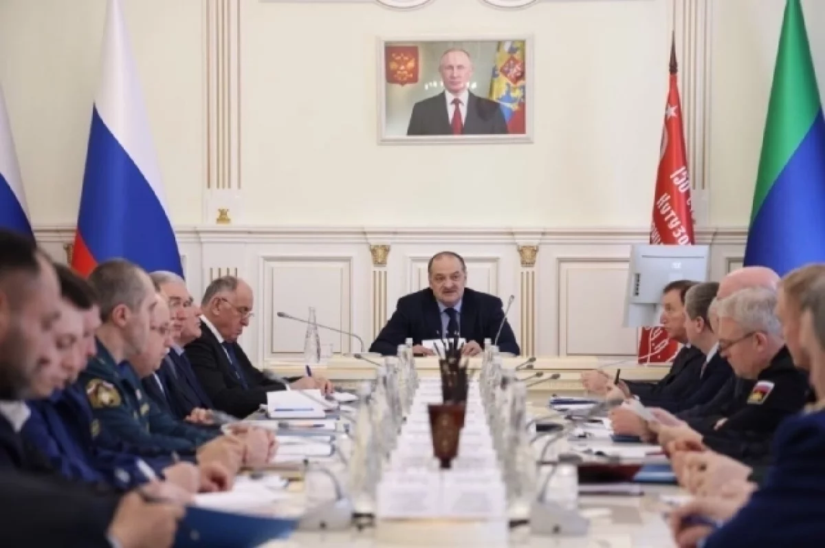 Меликов: парень при ЧС на нефтебазе Дагестана погиб из-за преступных людей