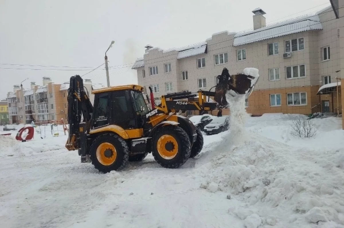 Расчищать тульские улицы от снега продолжат и ночью