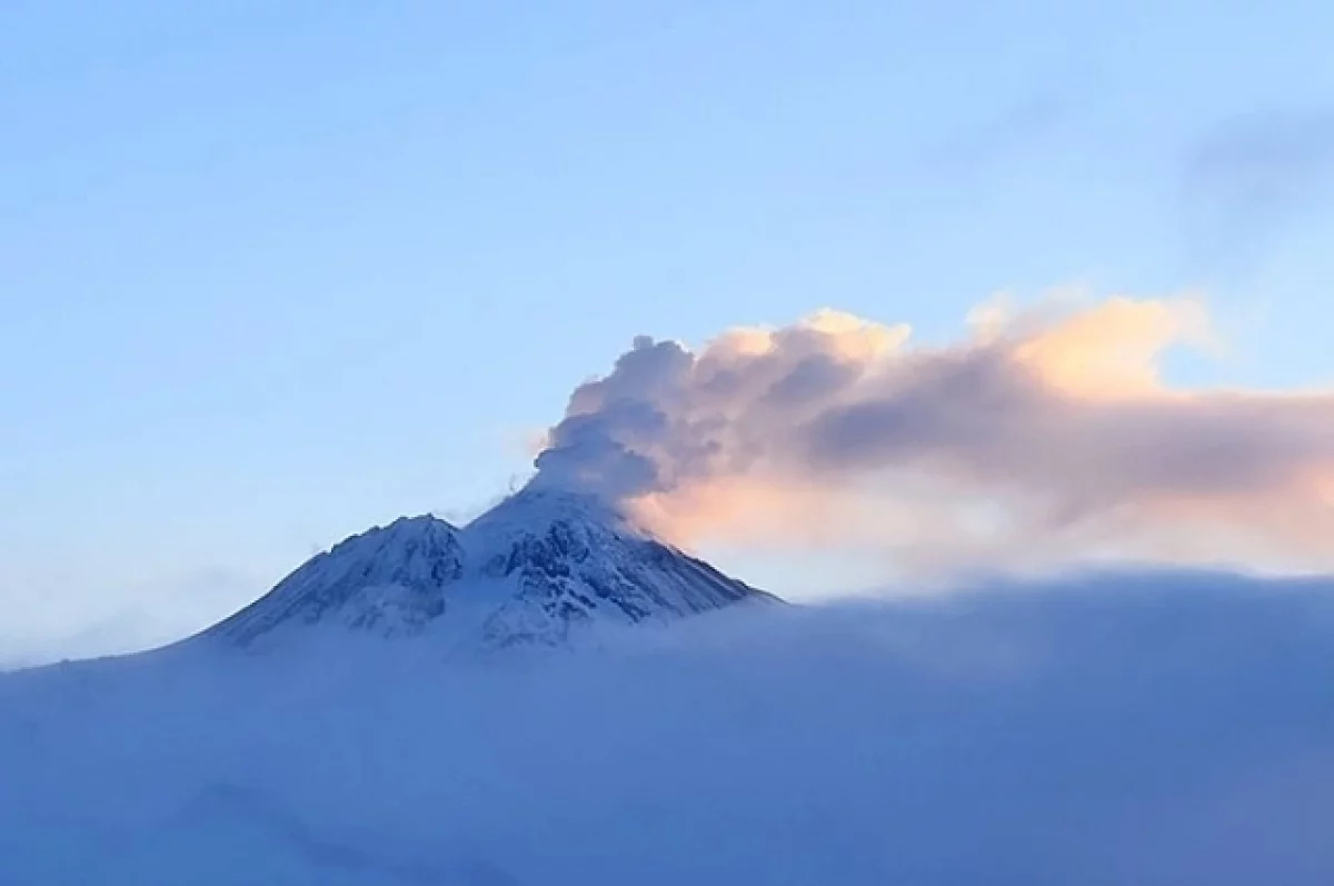 Сразу три вулкана на Камчатке проявляют повышенную активность