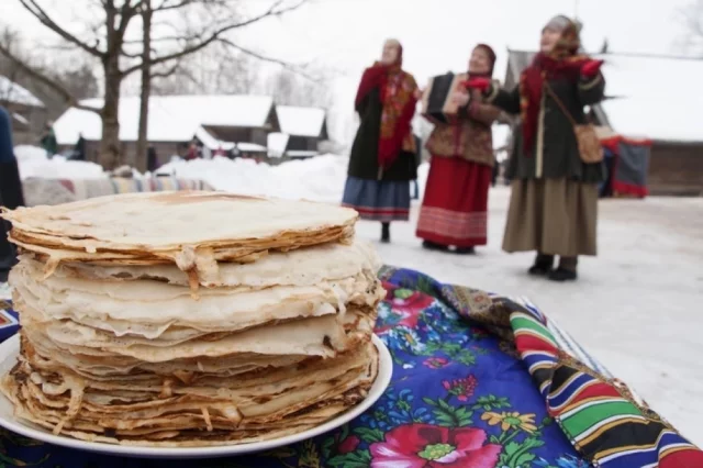 Суббота Масленичной недели носит название Сырная суббота, или Золовкины вечеринки.