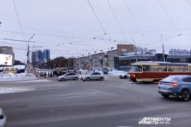 Людей просят быть внимательными и не поддаваться панике.
