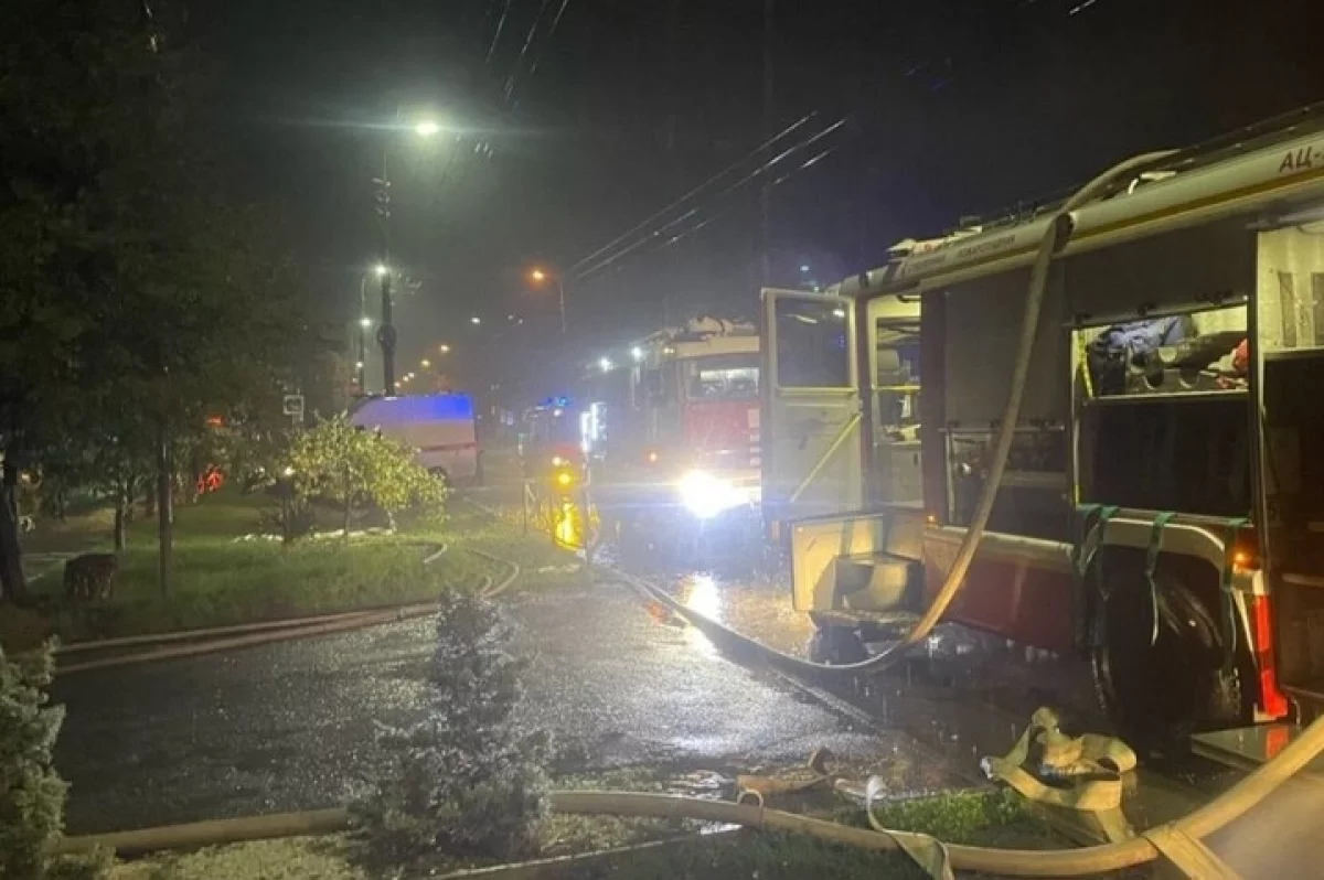 Спасшийся при пожаре в Подмосковье ребенок выпрыгнул из окна второго этажа