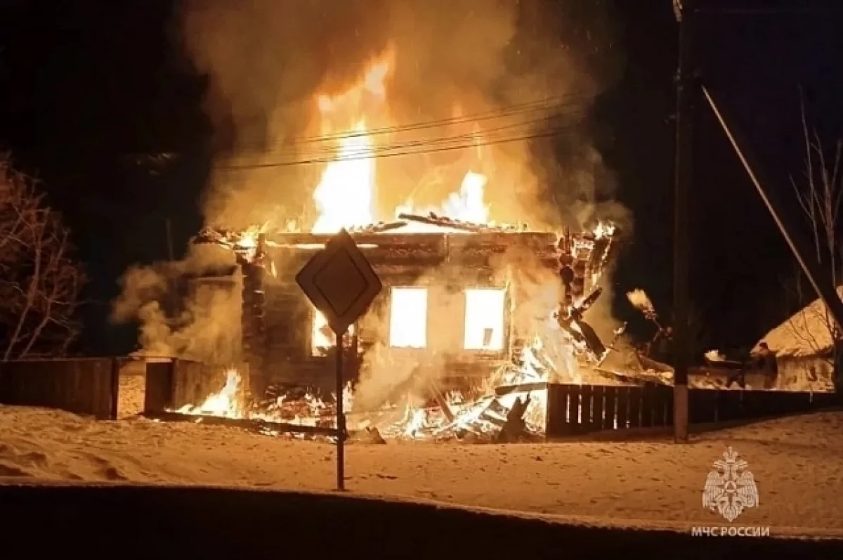 В пожаре в Башкирии погибла женщина и пострадал мужчина