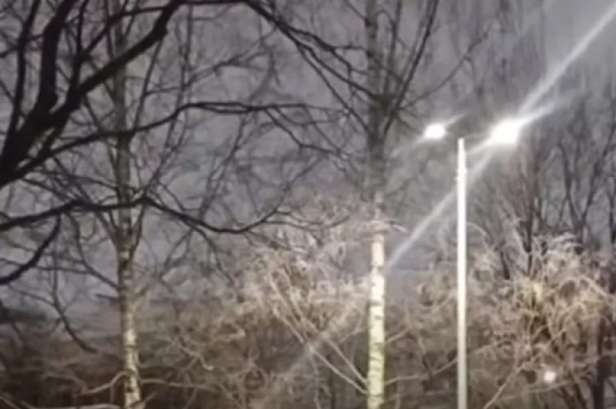 В Петербурге установили ещё более 300 светильников