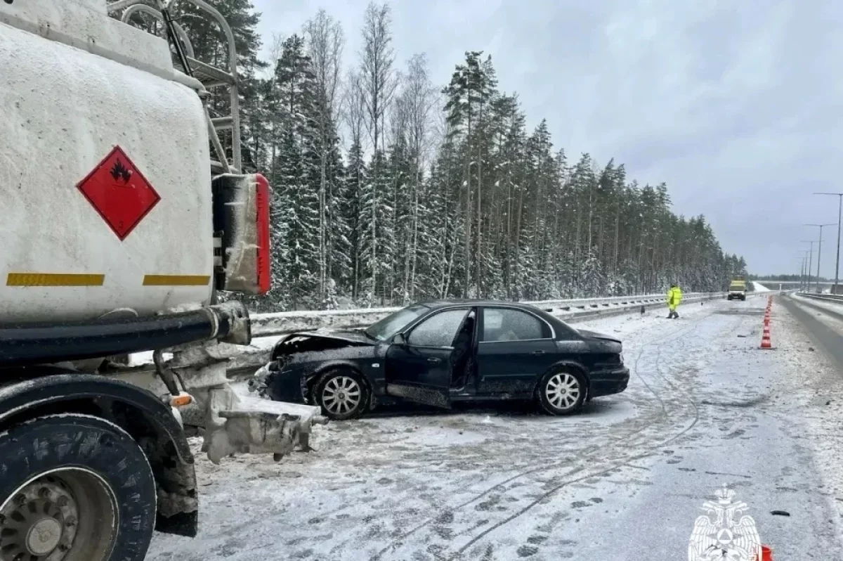 Спасатели ликвидировали последствия ДТП с бензовозом в Тверской области