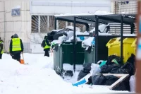 Зима в Казани в этом году выдалась на славу — сугробы выше колена, крыши под угрозой обрушения, а дворники работают на пределе возможностей. 