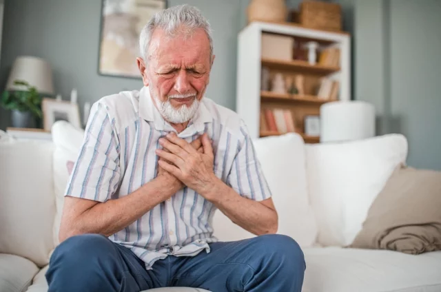 В последние годы инфаркт миокарда всё чаще регистрируют у молодых. Основная группа риска — мужчины 40–50 лет.