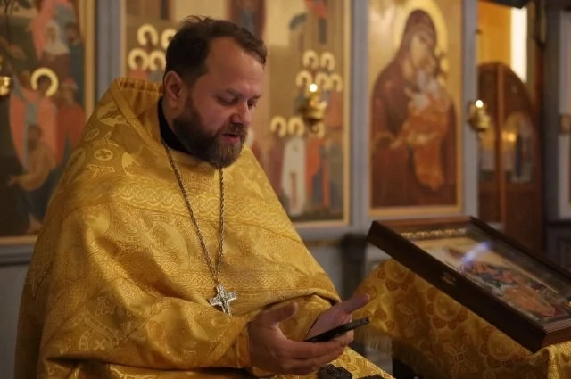 Полковой священник 234-го полка 76-й гвардейской десантно-штурмовой дивизии - он один из на самом деле немногочисленных представителей военного духовенства