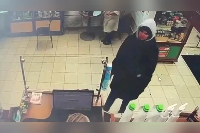 На днях появилась зацепка — женщину зафиксировали камеры наблюдения, когда она садилась в автобус до Зеленодольска. 