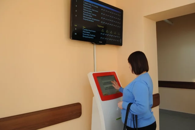 Попасть к узкому  специалисту по-прежнему непросто...