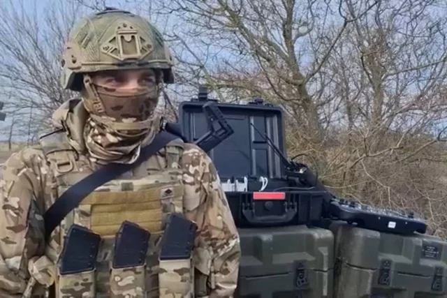 Командир взвода связи с позывным Колос.