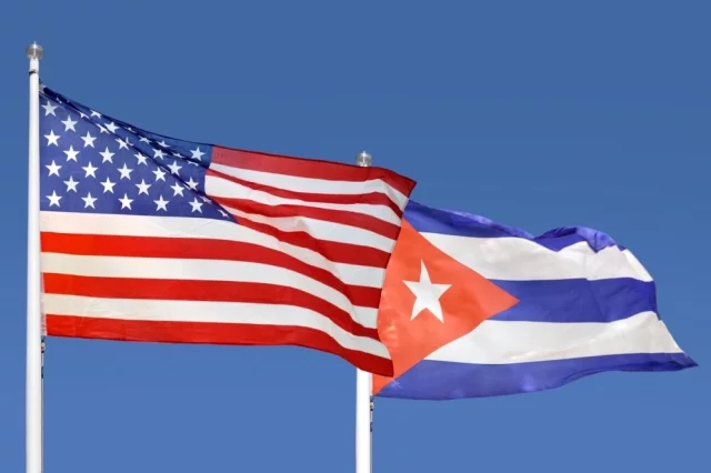 Куба сейчас находится в морской блокаде США. 