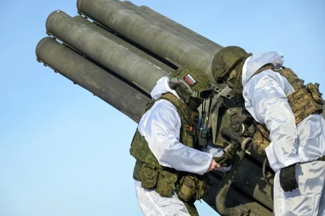 Боевая работа расчета РСЗО «Ураган» 288-й гвардейской артиллерийской бригады группировки войск «Запад».