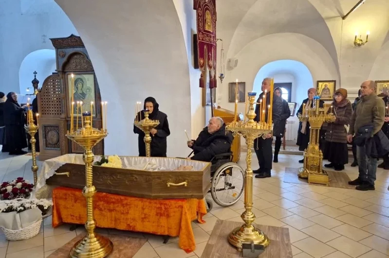 Супруг Натальи Климовой Владимир Заманский (на фото в коляске) сыграл в кино свыше 70 ролей.