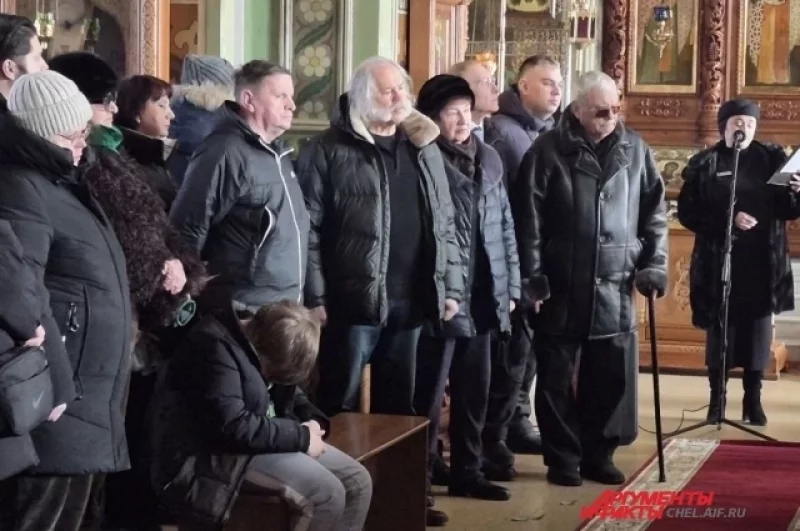 Борис Каплун (в центре) отметил, что ансамбль понёс невосполнимую утрату.