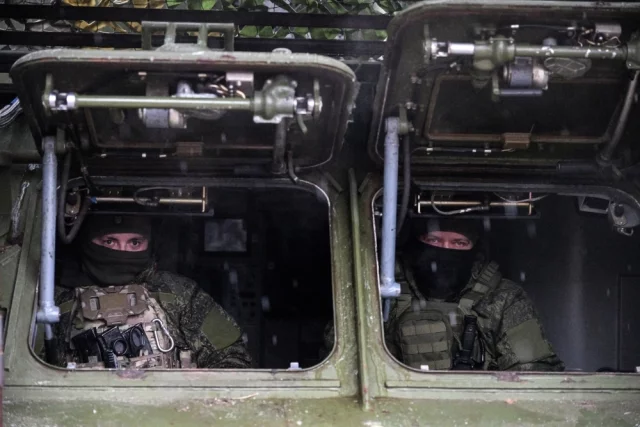 Военнослужащие группировки войск «Запад» ВС РФ на боевом дежурстве расчета ЗРК «Тор».