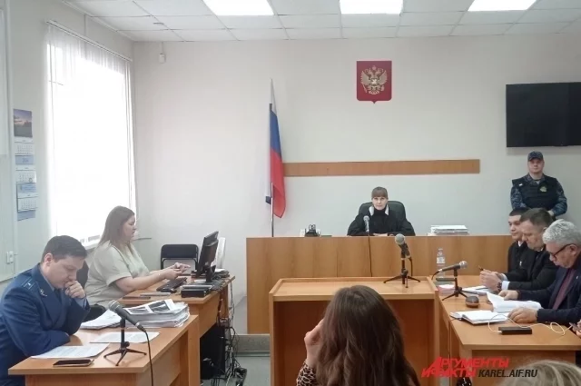 Потерпевший Алексей Борик на заседания не является.