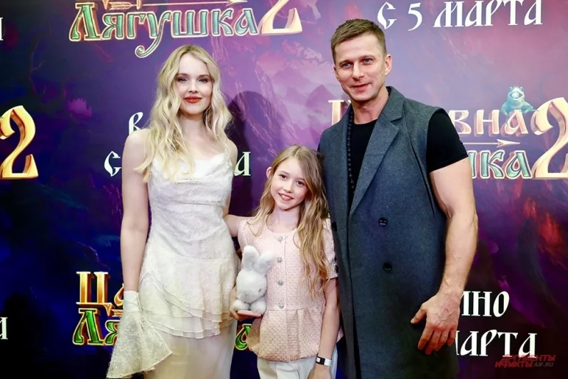 Актрисы Жанна Маркевич, Алиса Руденко и актер Роман Курцын.