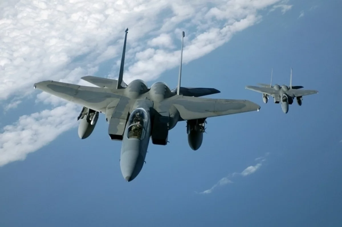 Истребители-бомбардировщики F-15 (Eagle)