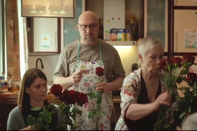 Гоша Куценко в роли Артема.