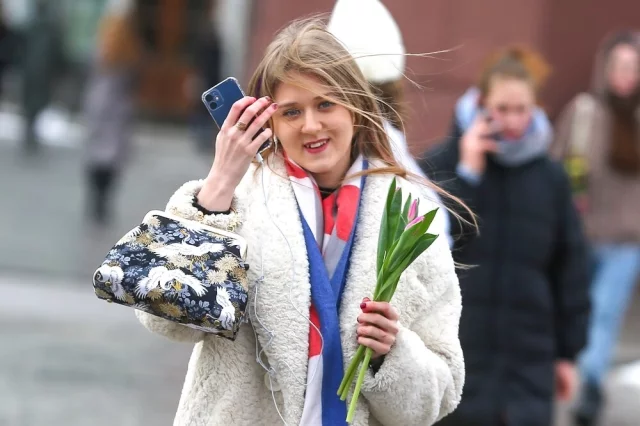 Погода станет ясной, весеннее настроение передать будет проще.