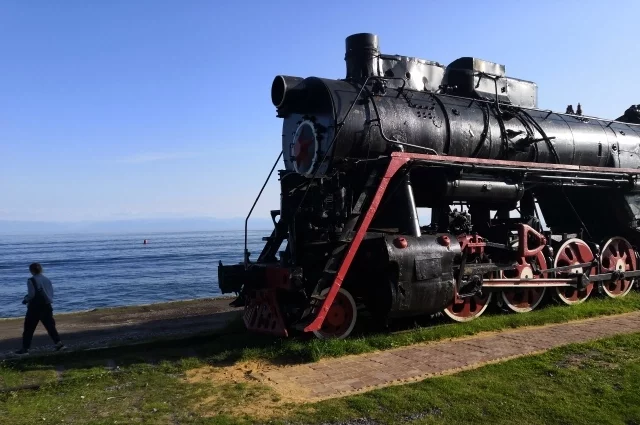 Такие поезда ходили по Транссибу как раз в 40-ые.  