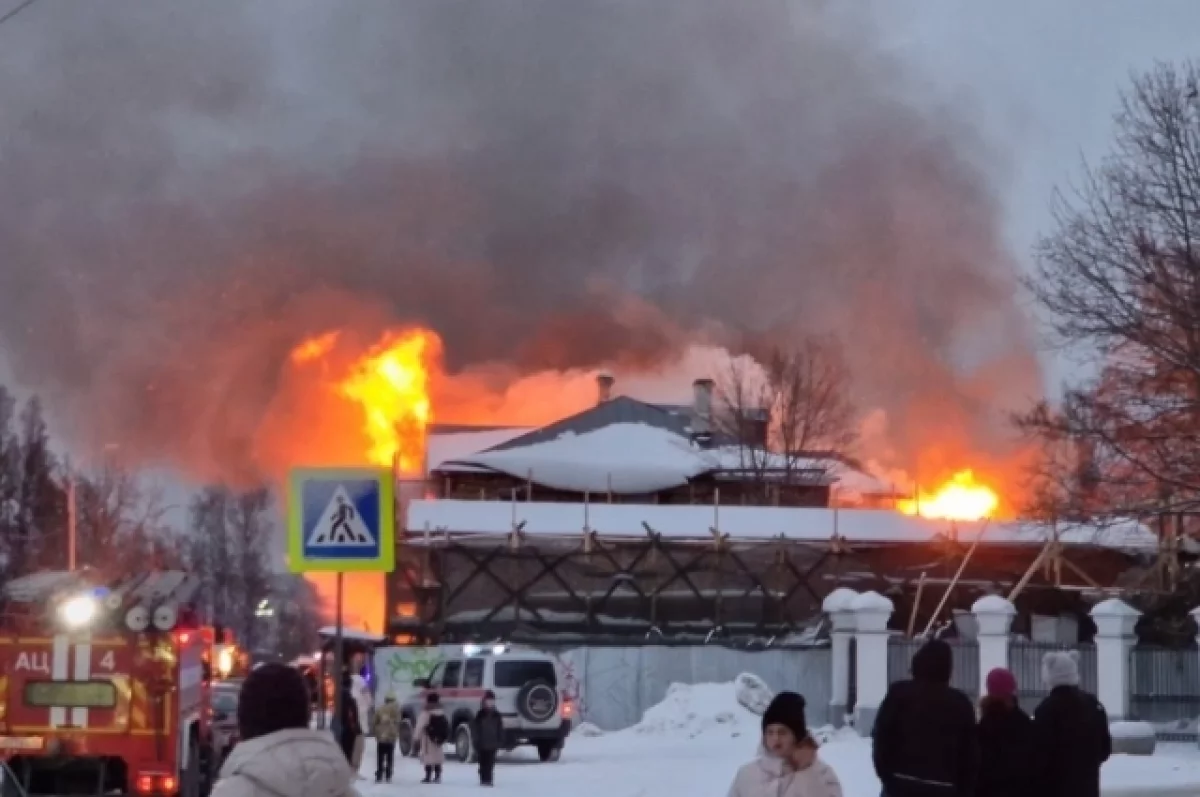 В Петрозаводске локализован пожар в Доме горного начальника