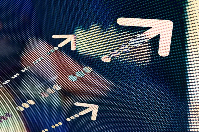 Сегодня первый день, когда российский Минфин полностью прекратил покупку и продажу валюты и золота на внутреннем рынке.