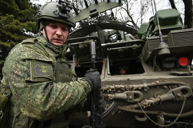 Боевая работа расчета зенитно-ракетного комплекса «Тор-М1» группировки войск «Центр» ВС РФ.