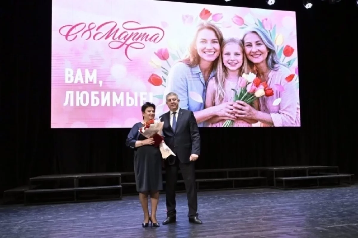 Губернатор Александр Богомаз поздравил женщин Брянской области с 8 Марта