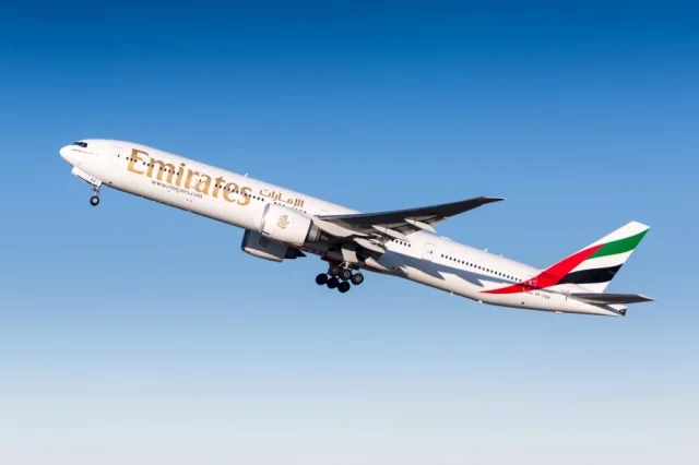 На момент начала активных боевых действий в странах Ближнего Востока находилось до 100 тысяч граждан России.