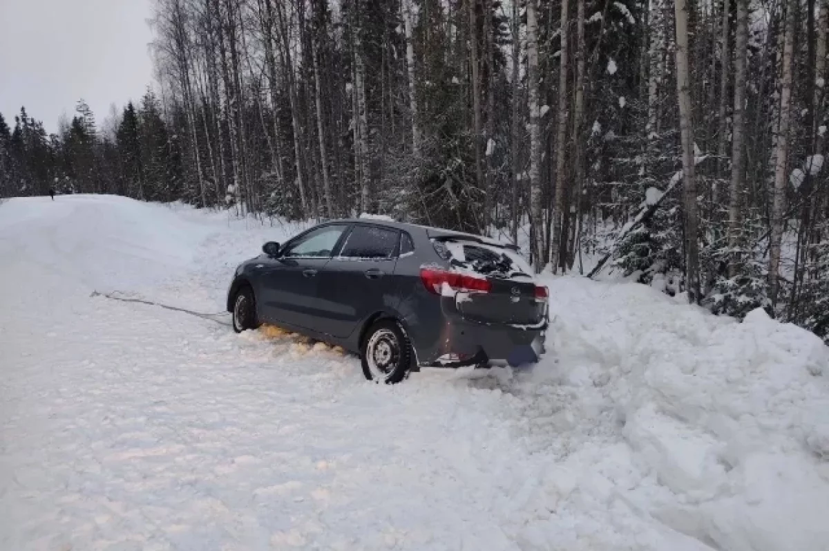 На автодороге Боровой — Костомукша водитель легковушки улетела в кювет