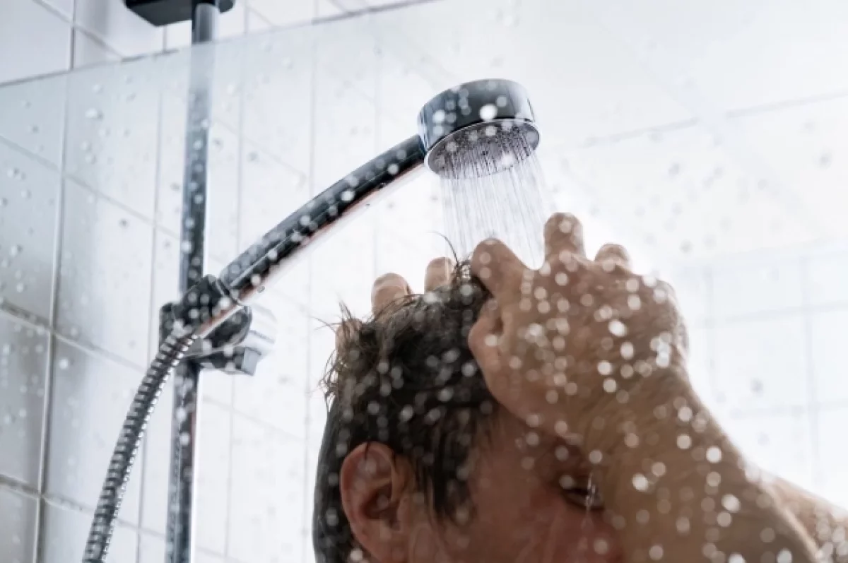 Биолог Лялина предупредила о скрытой опасности в лейке душа