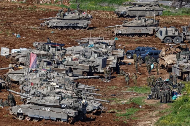 Израильские солдаты на израильско-ливанской границе.