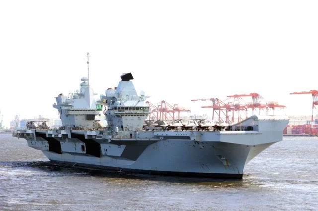 Вряд ли решение не отправлять «Принца Уэльского» в зону ближневосточного конфликта обусловлено политическими соображениями. Скорее оно продиктовано техническими обстоятельствами.