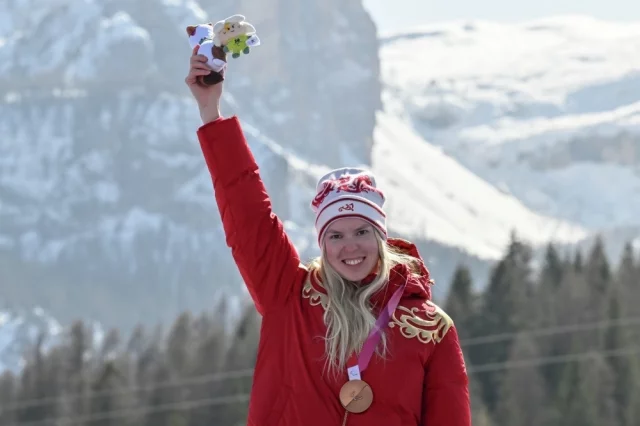 Варвара Ворончихина, завоевавшая бронзовую медаль в скоростном спуске на соревнованиях по горнолыжному спорту среди женщин XIV зимних Паралимпийских игр в Кортина-д'Ампеццо.